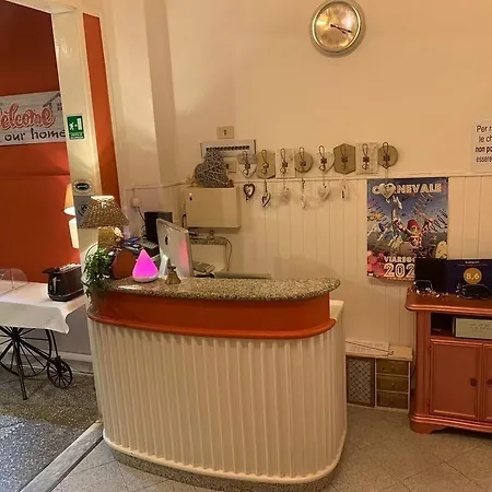 Nice Hotell Viareggio