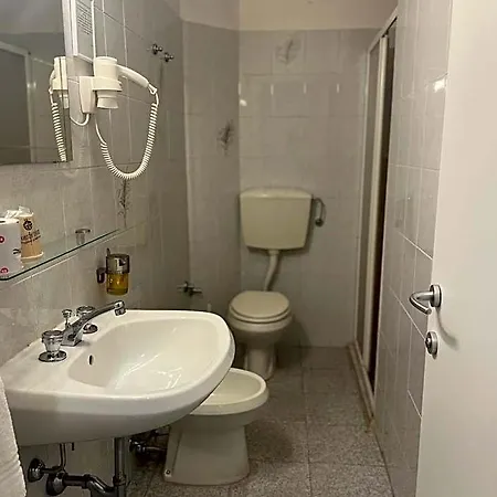 Nice Hotel 2*